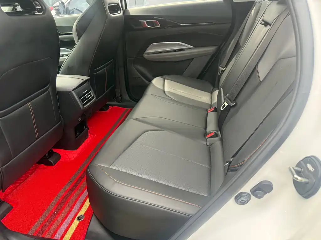 Changan Oshan Z6 Blue Whale 1.5 T DCT Smart Enjoyment