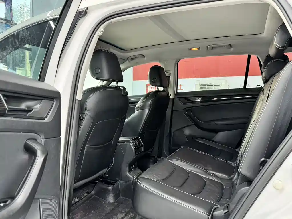 Kodiaq TSI330 7-seat 2 WD Luxury
