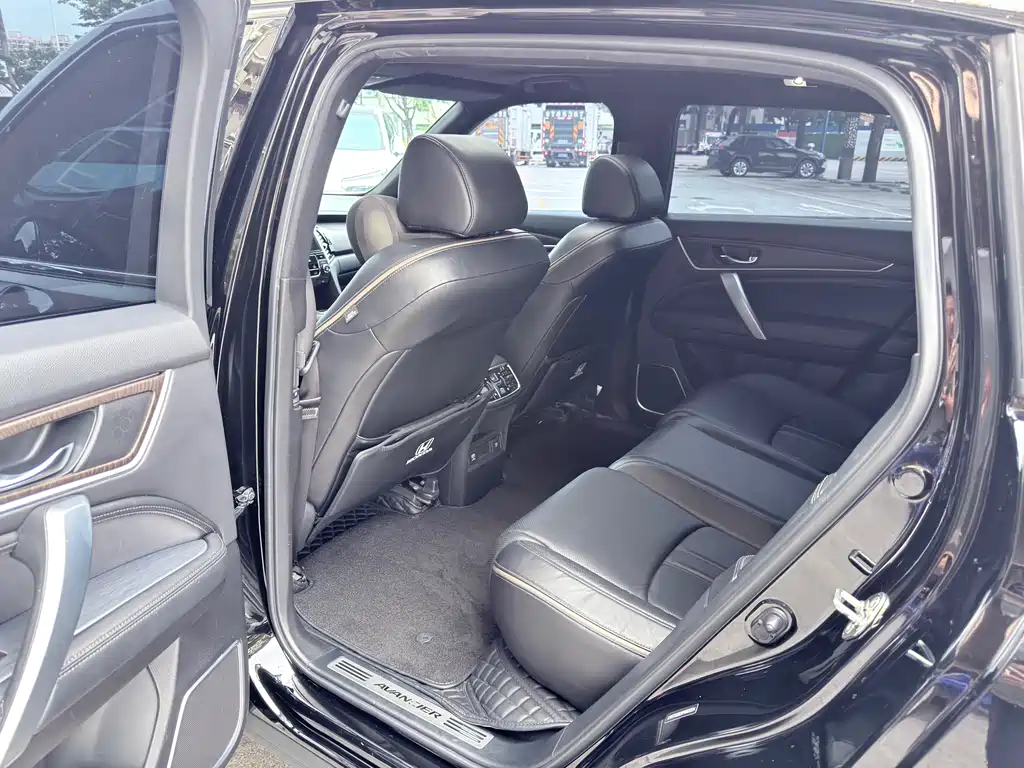 Avancier 370 TURBO 2 WD Luxury