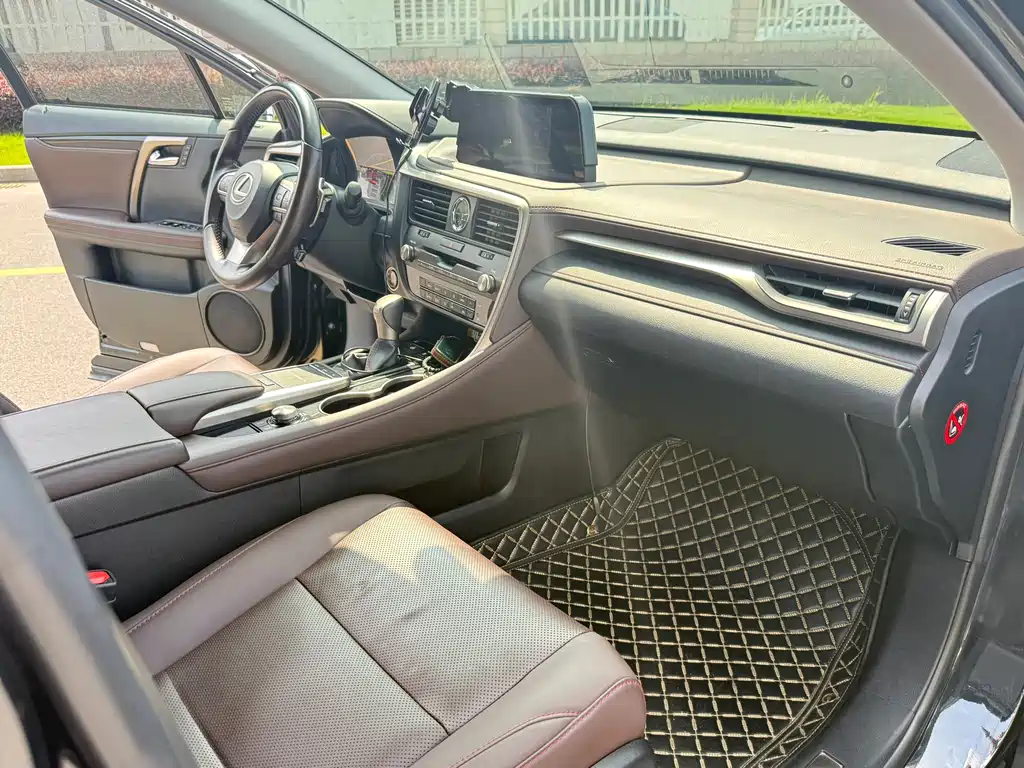 Lexus RX Facelift 300 2 WD Comfort