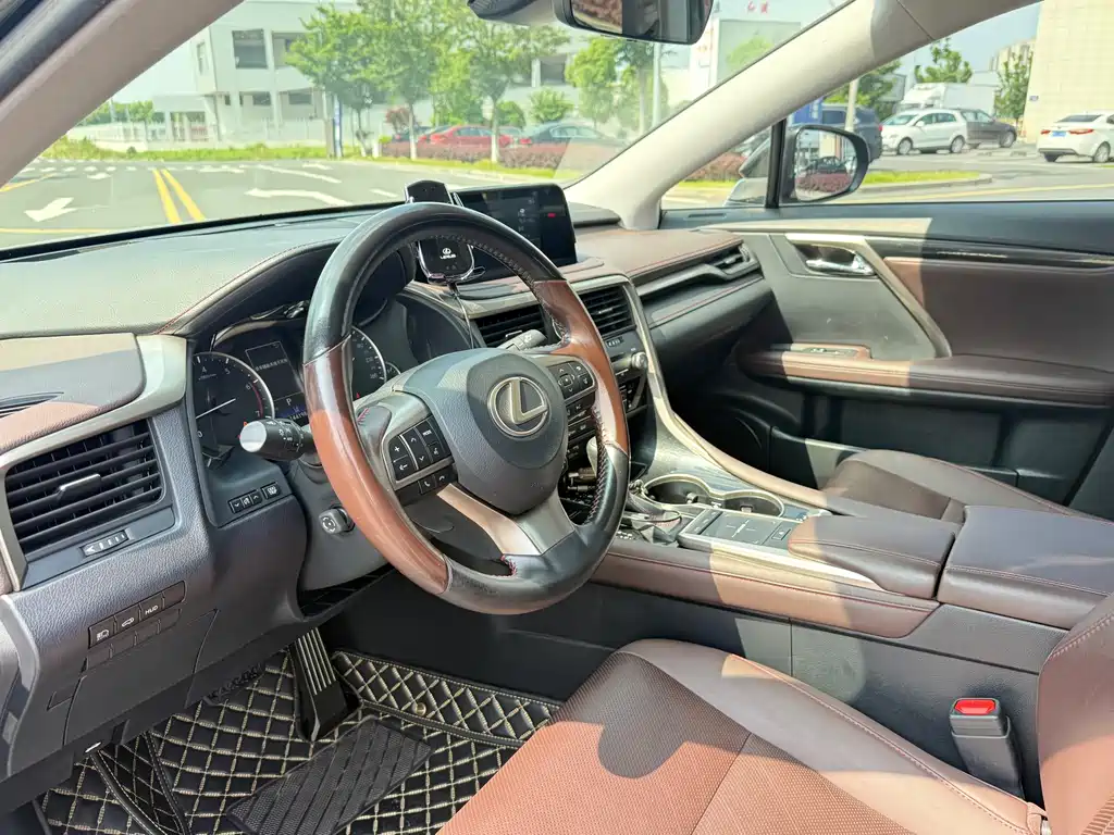 Lexus RX Facelift 300 2 WD Comfort