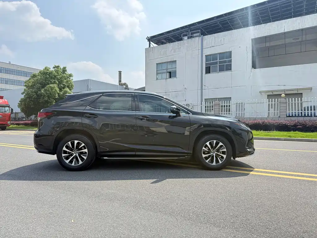 Lexus RX Facelift 300 2 WD Comfort