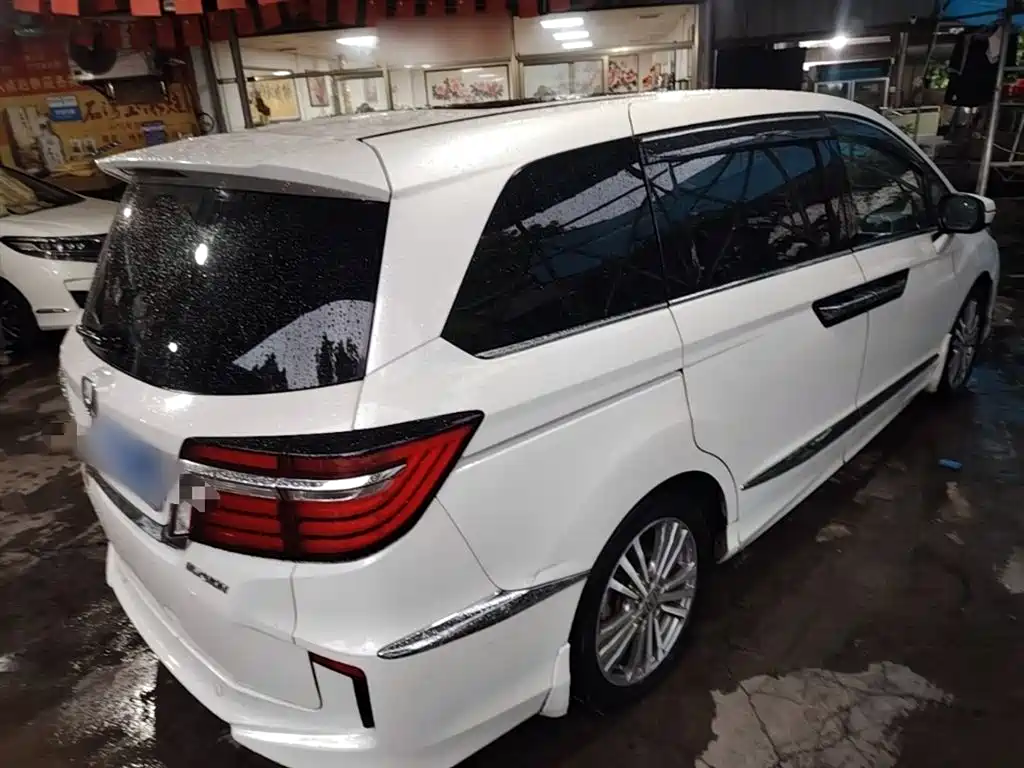 Elysion 2.4 L Luxury