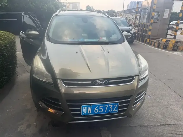 Ford Kuga 1.6 L GTDi 4 WD Elite