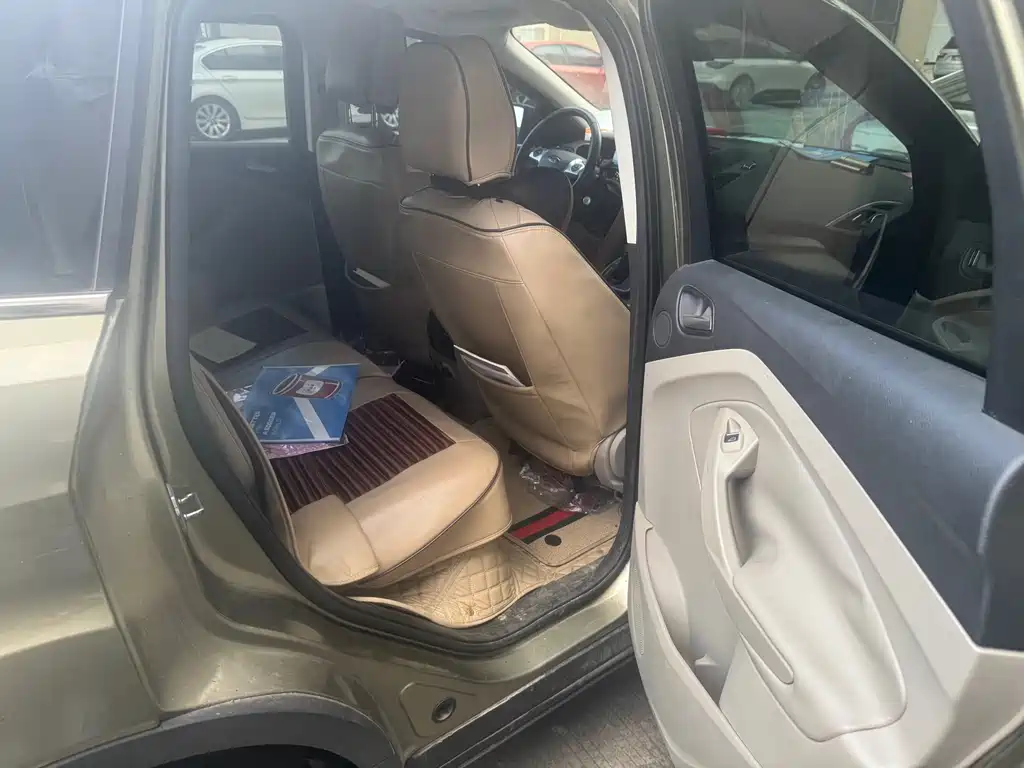 Kuga 1.6 L GTDi 4 WD Elite