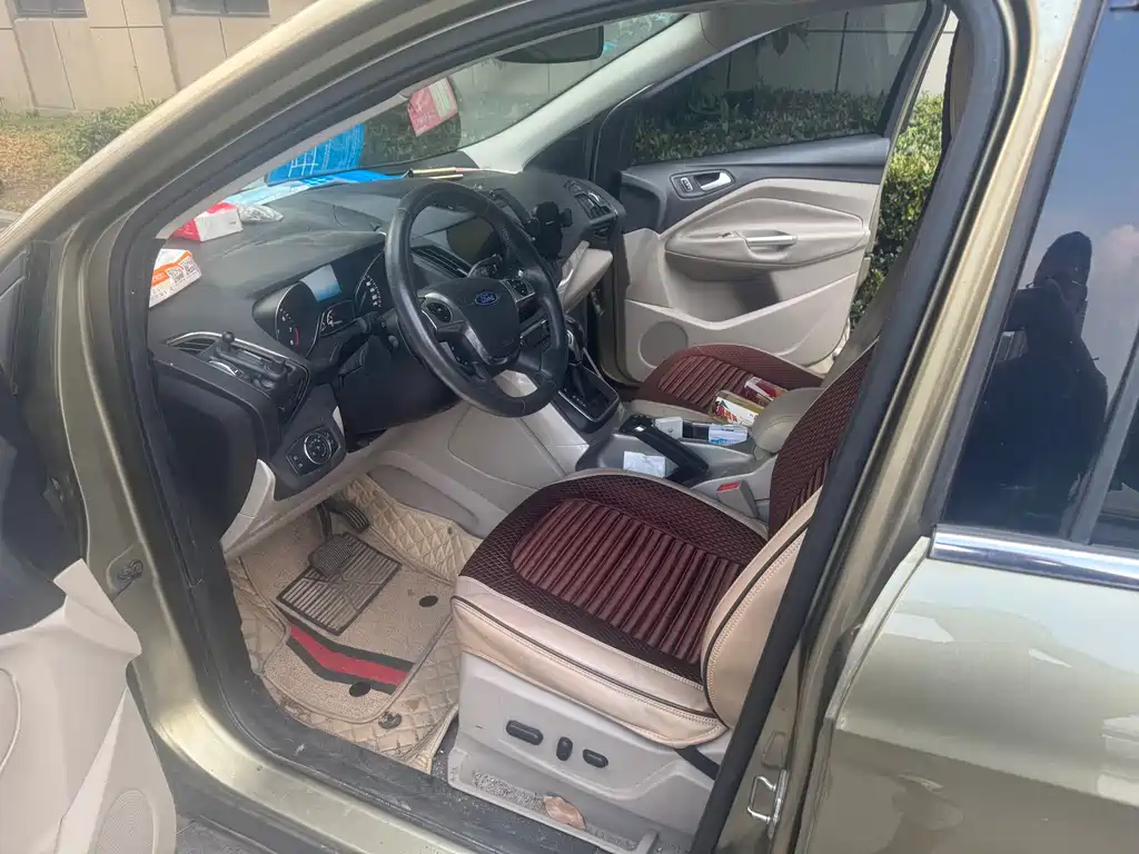 Kuga 1.6 L GTDi 4 WD Elite