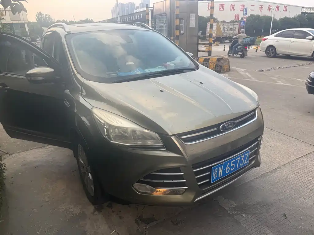 Kuga 1.6 L GTDi 4 WD Elite