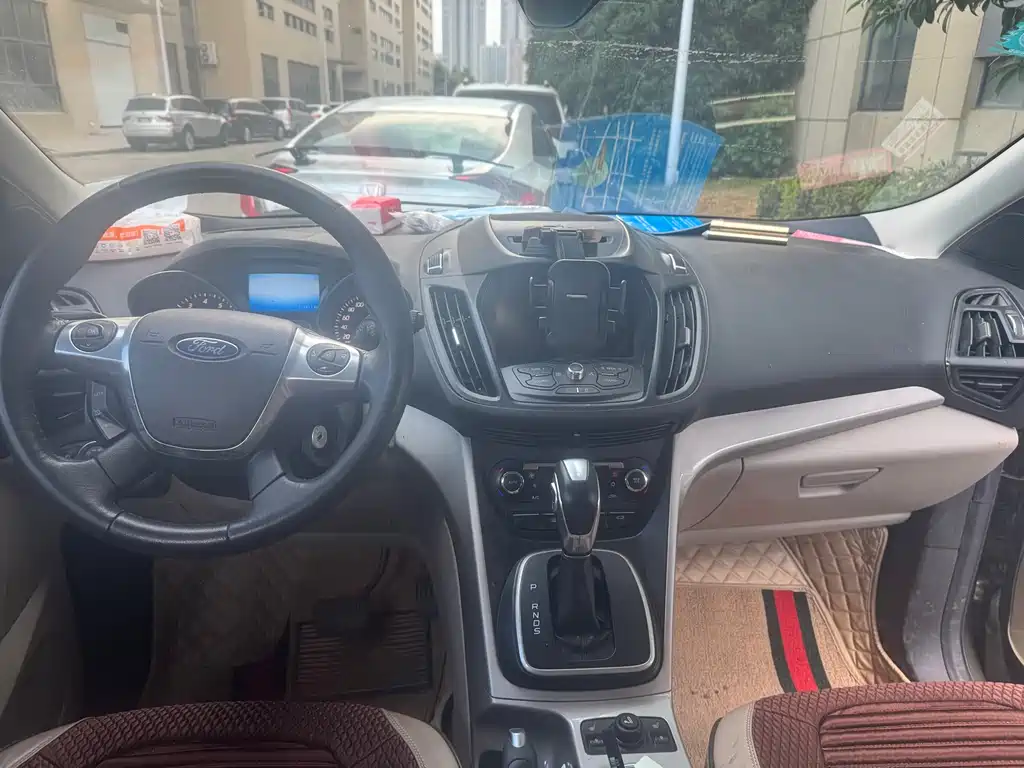 Kuga 1.6 L GTDi 4 WD Elite