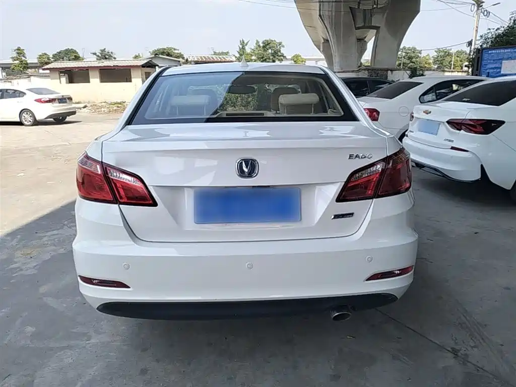 Eado 1.6 L Auto Style