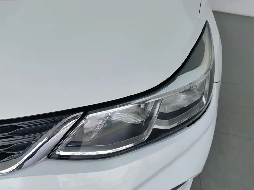 Cruze 1.5 L Auto Pioneer Sunroof