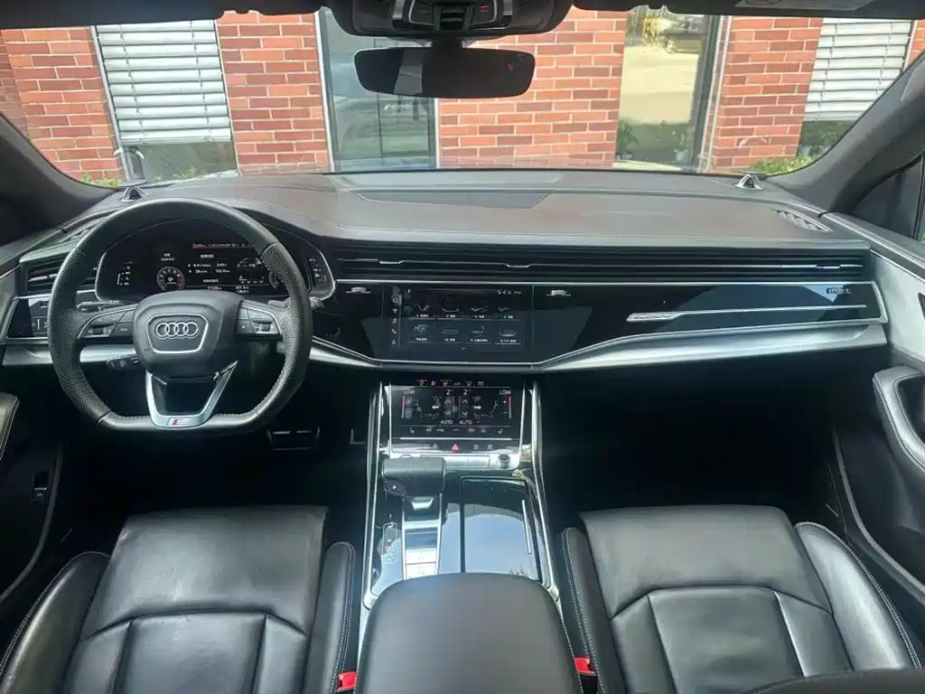 Audi Q8 55 TFSI Select Dynamic