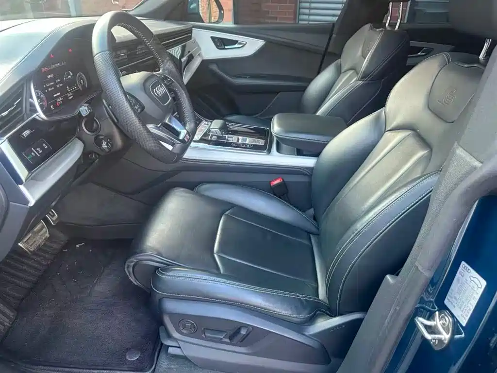 Audi Q8 55 TFSI Select Dynamic