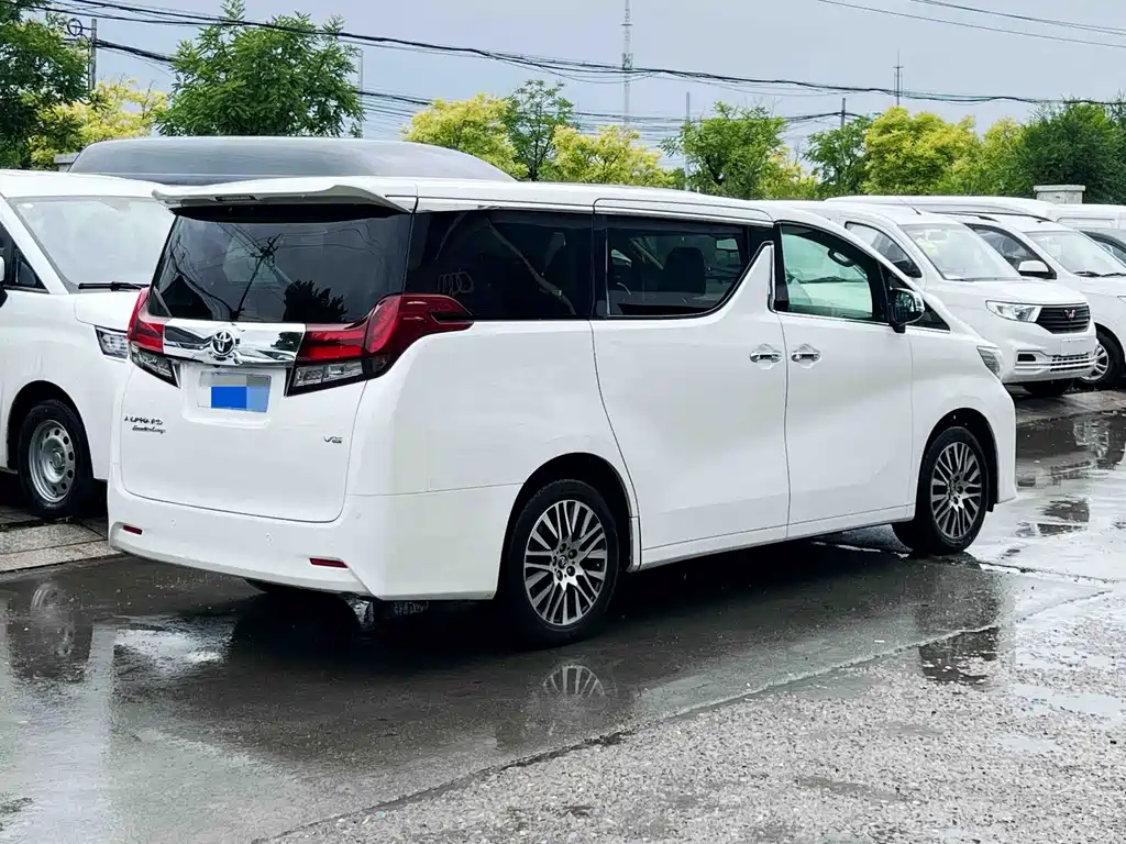 Alphard 3.5 L Distinguished