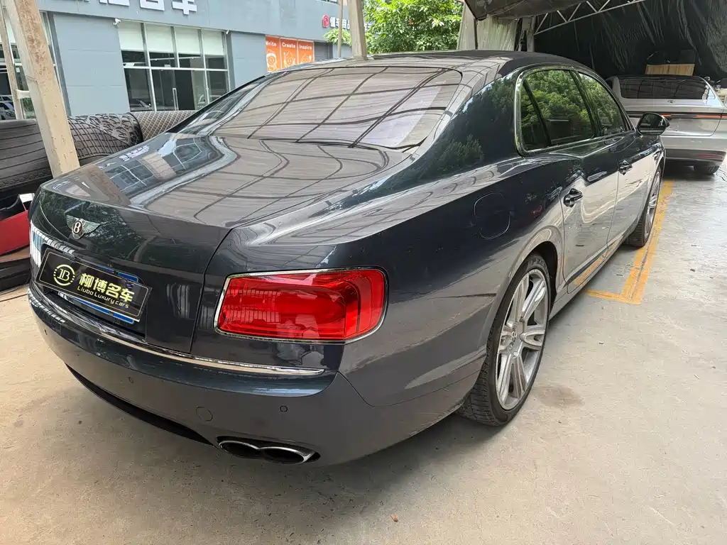 Flying Spur 4.0 T V8 Distinguished