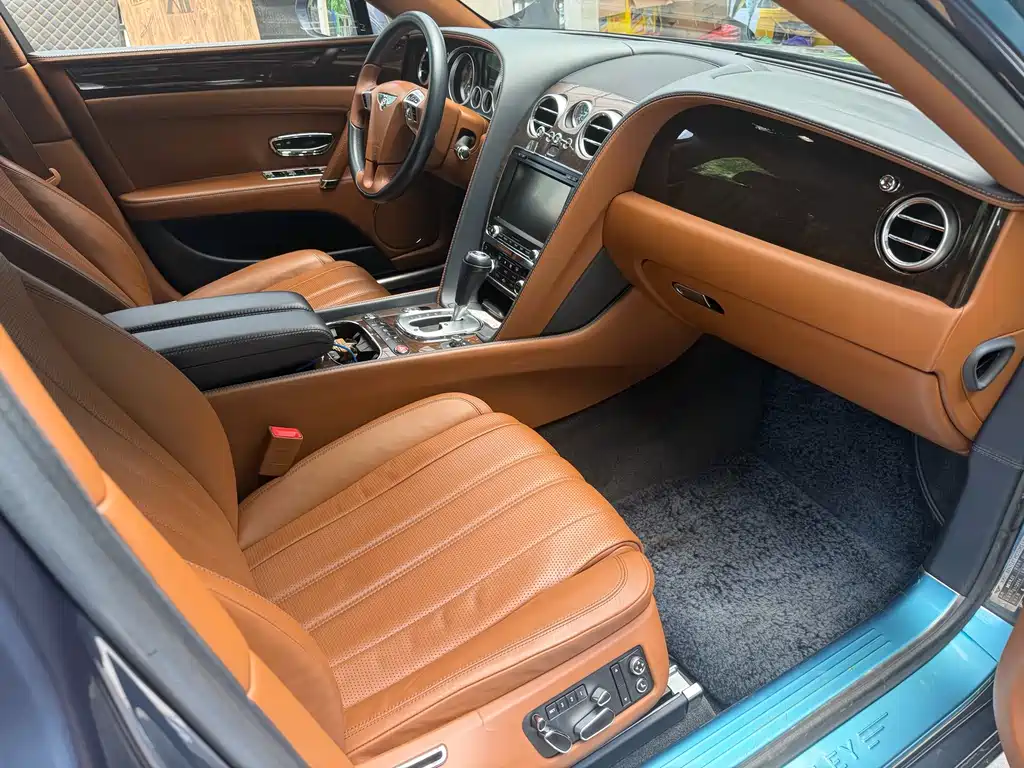 Flying Spur 4.0 T V8 Distinguished