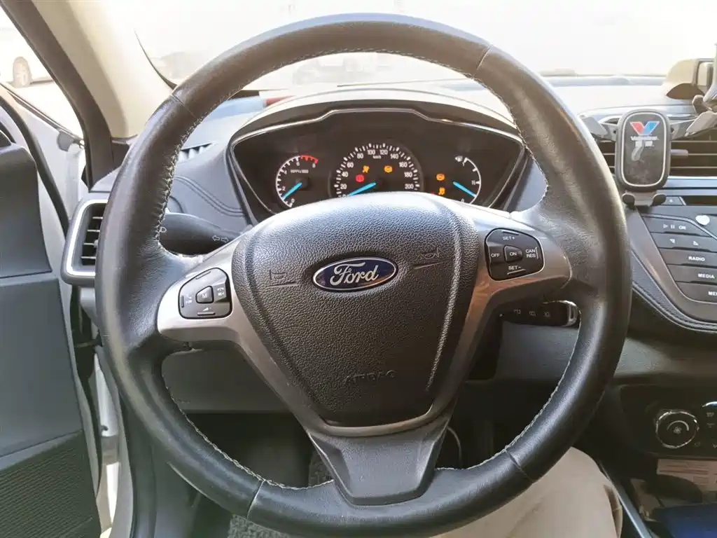 Escort Facelift 1.5 L Auto Comfort