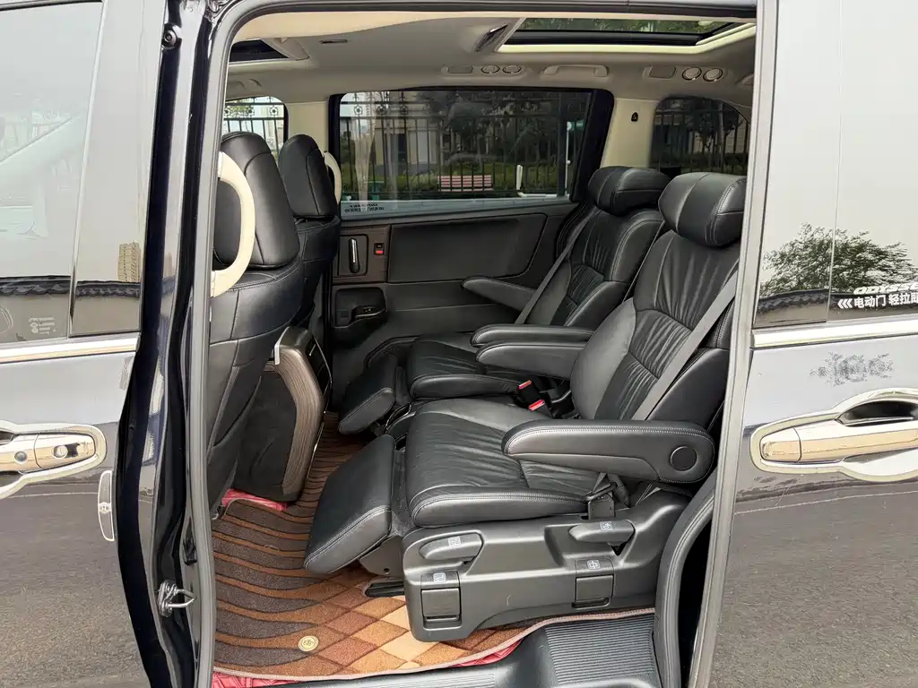 Odyssey 2.0 L e:HEV Sharp· Shine Enjoyment