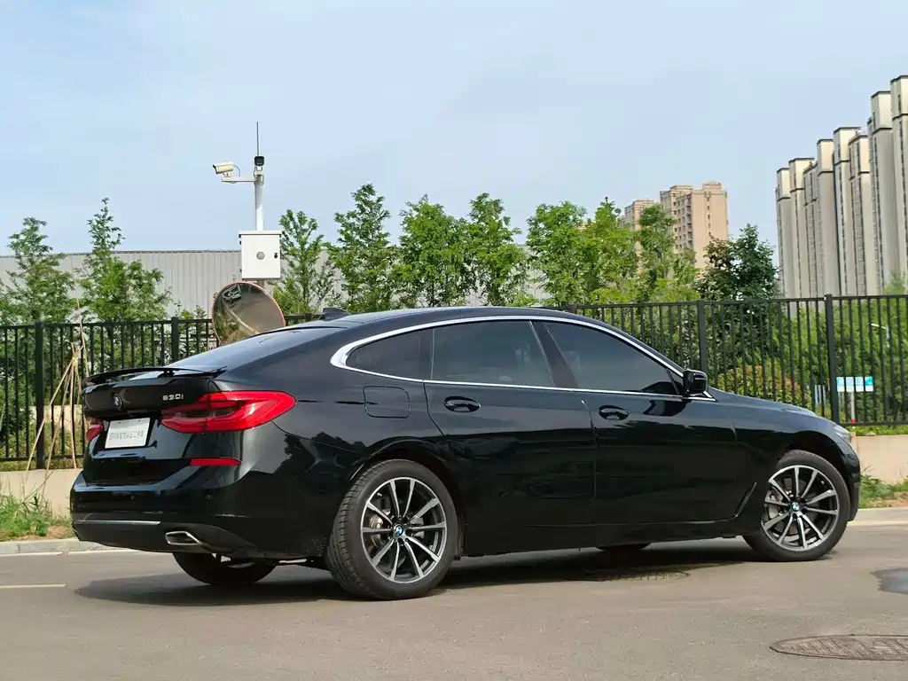 BMW 6 Series GT 630 i Luxury Design Package