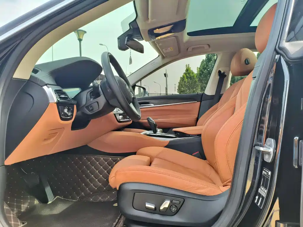 BMW 6 Series GT 630 i Luxury Design Package