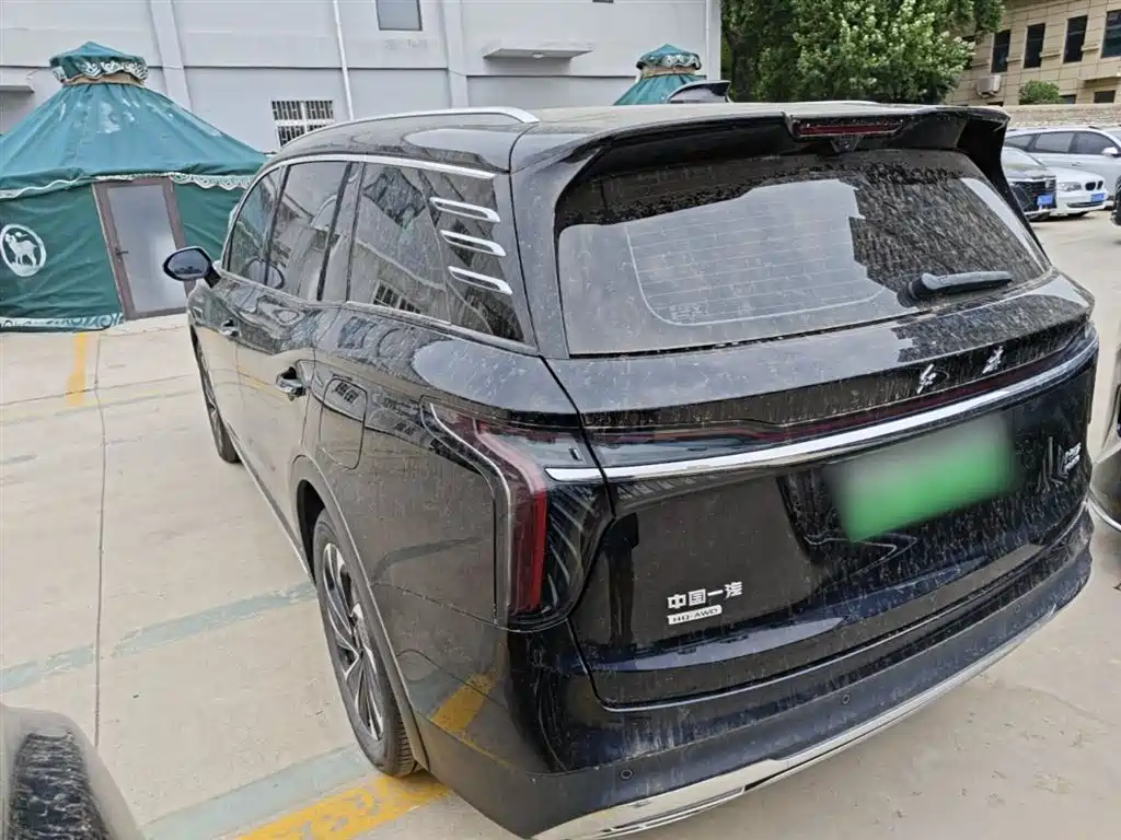 Hongqi HS7 PHEV 2.0 T PHEV 4 WD Flagship Smooth 6-seat