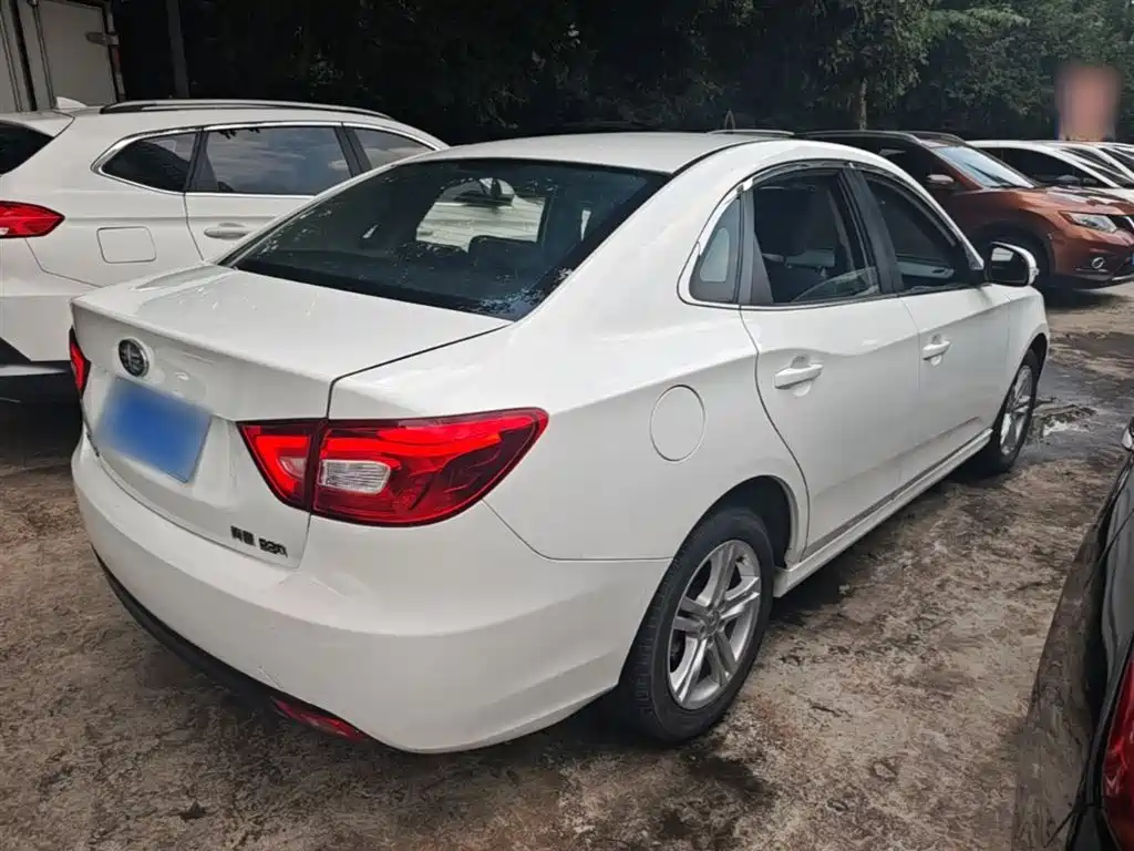 Besturn B30 1.6 L Auto Luxury