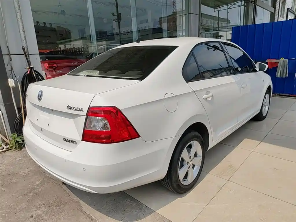 Rapid 1.6 L Auto Smart Select