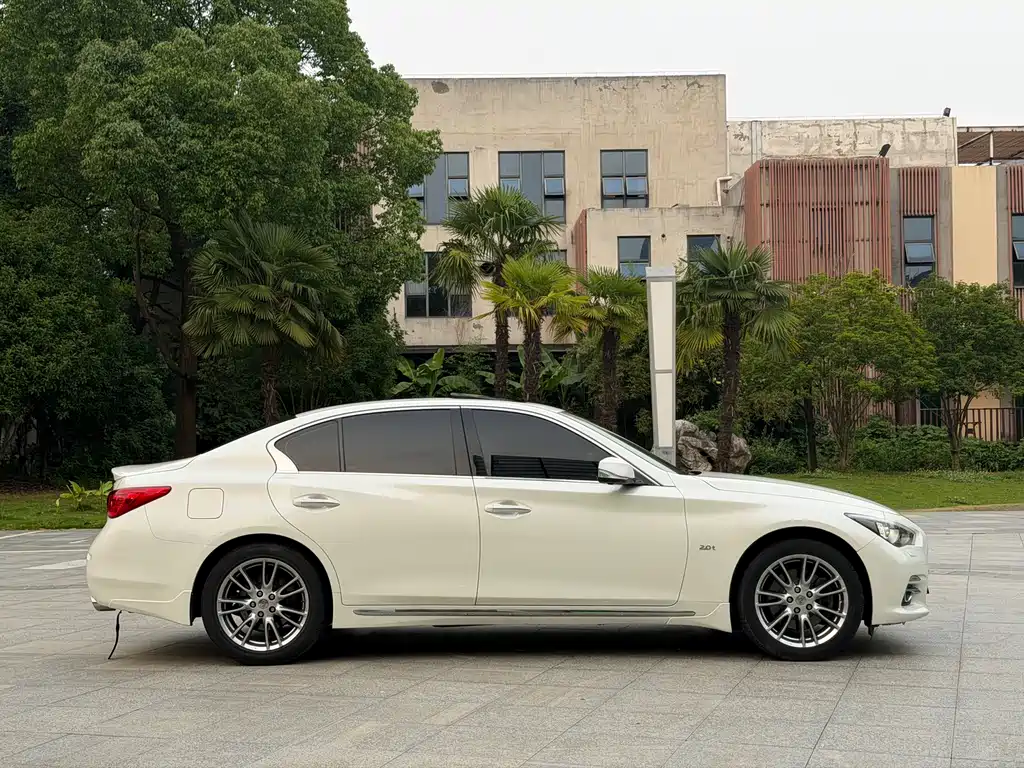 Infiniti Q50 L 2.0 T Joy
