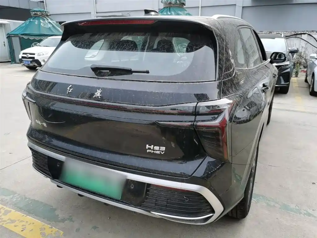 Hongqi HS3 PHEV 117 km Power Action