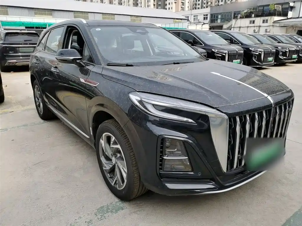 Hongqi HS3 PHEV 117 km Power Action