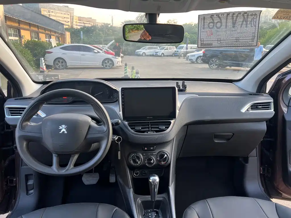 Peugeot 2008 2014 1.6 L Auto Trendy