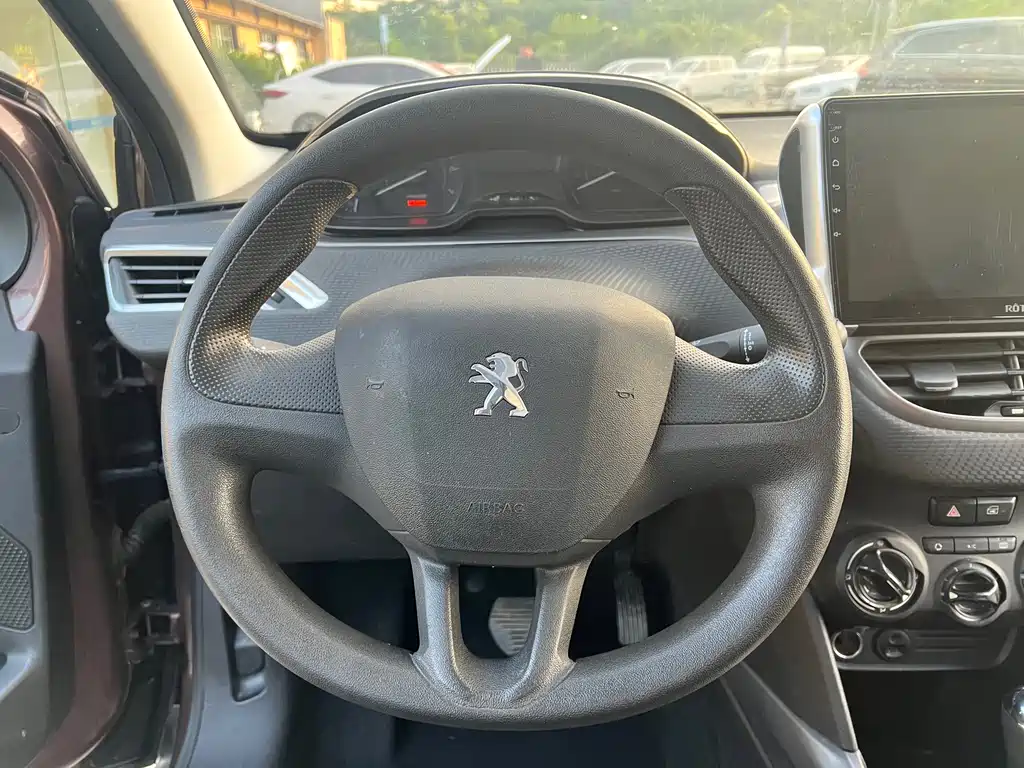 Peugeot 2008 2014 1.6 L Auto Trendy