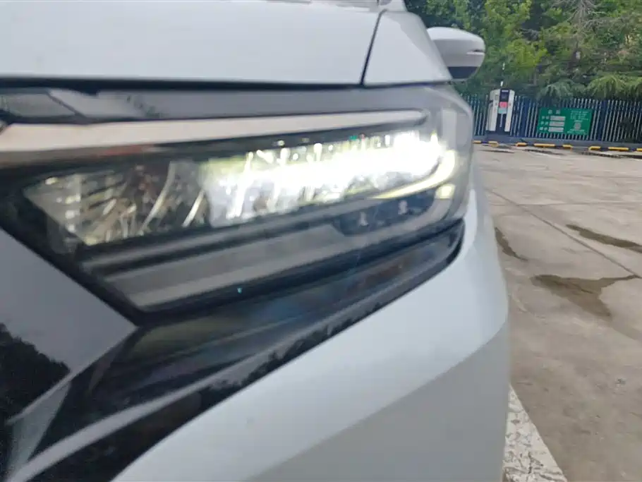 Elysion 2.0 L e:HEV Luxury