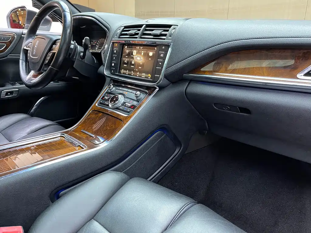 Lincoln Continental 2.0 T 2 WD Premium
