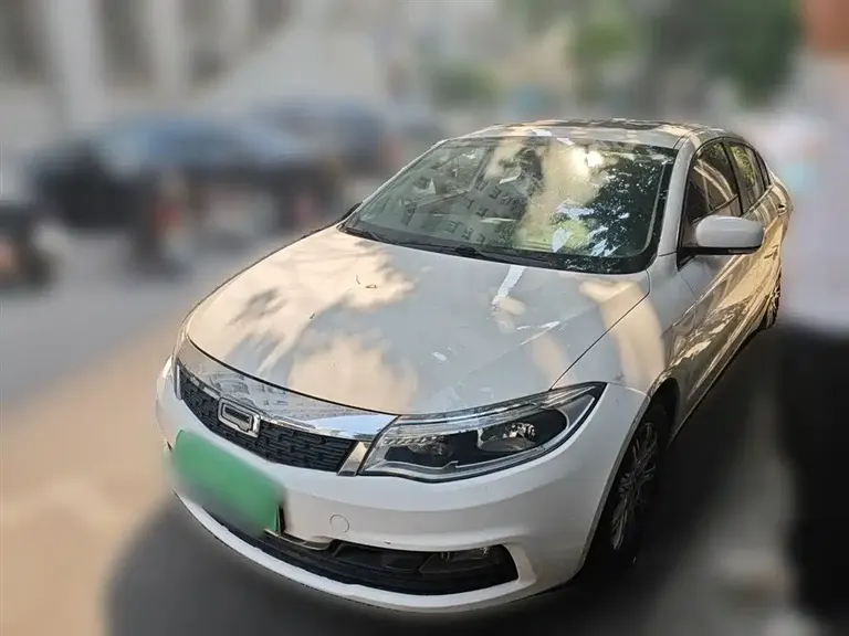 Qoros 3 观致3 2016款 三厢 1.6 L 自动致悦型