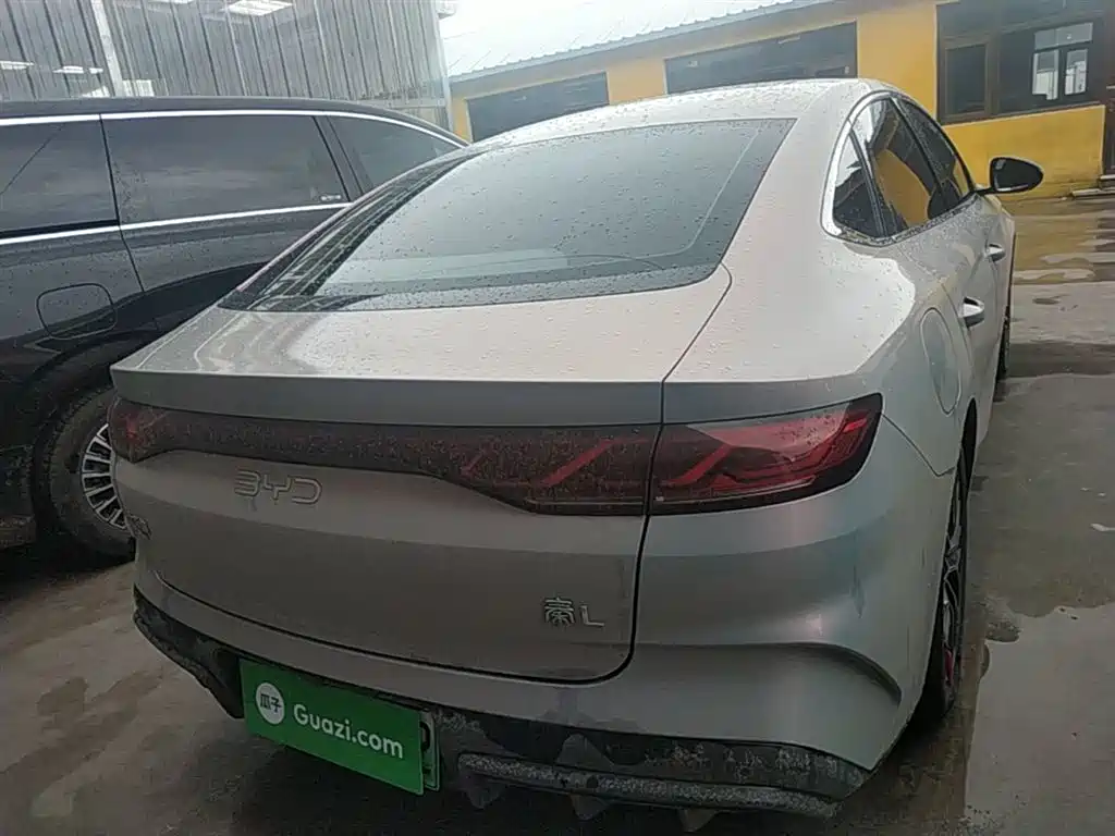 Qin L DM-i 120 KM Outstanding