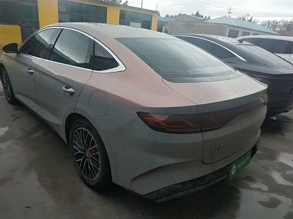 Qin L DM-i 120 KM Outstanding