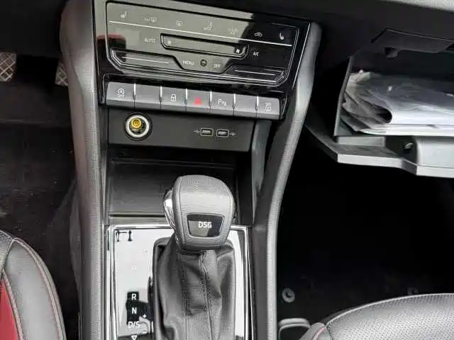 Karoq 柯珞克 2022款 TSI280 尊贵版