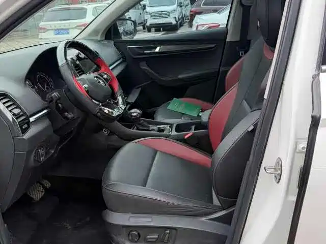 Karoq 柯珞克 2022款 TSI280 尊贵版