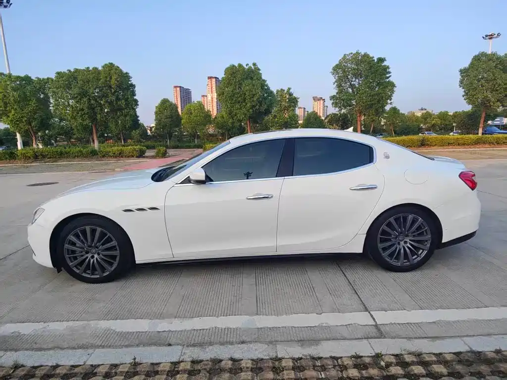 Ghibli 3.0 T Standard