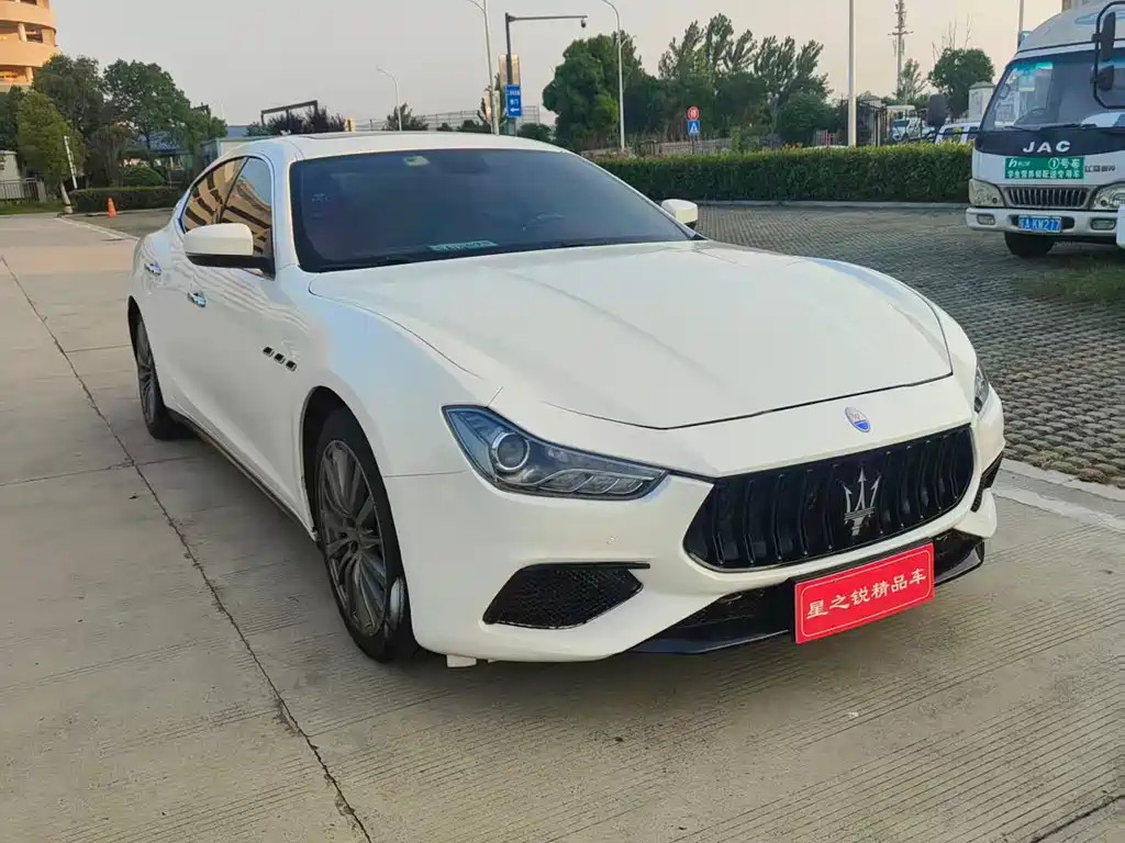 Ghibli 3.0 T Standard