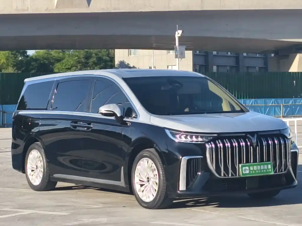 Voyah Dreamer Low Carbon Dream + Smart Drive Package