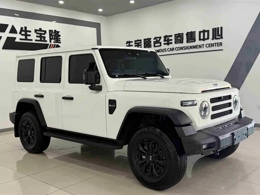 212 T01 2.0 T Explorer