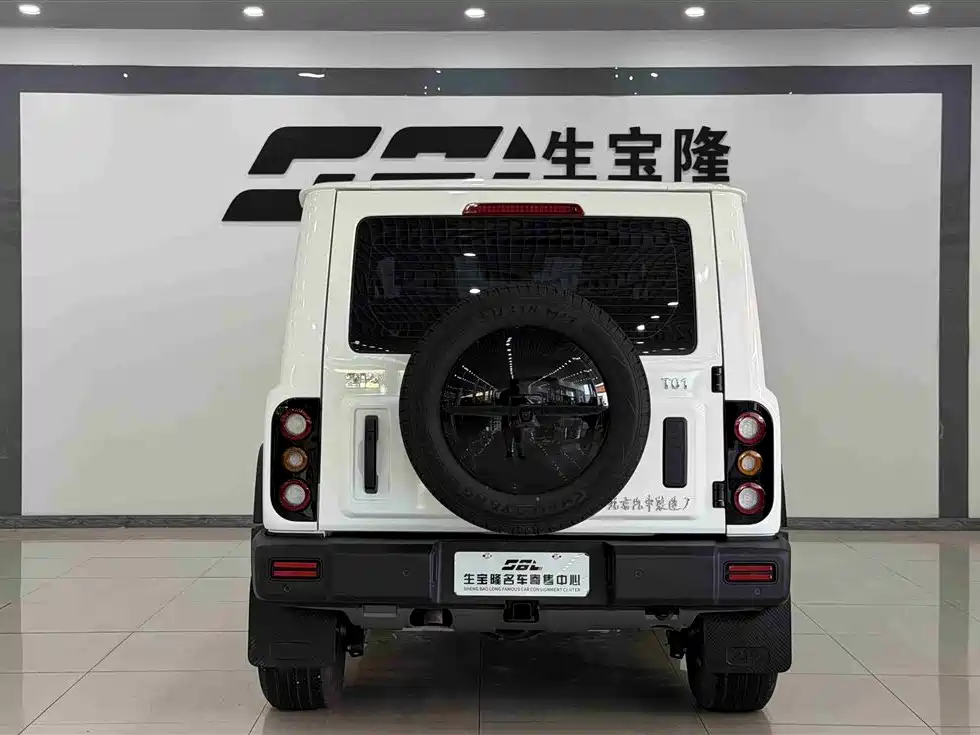 212 T01 2.0 T Explorer