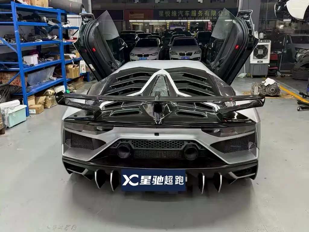 Aventador LP 700-4