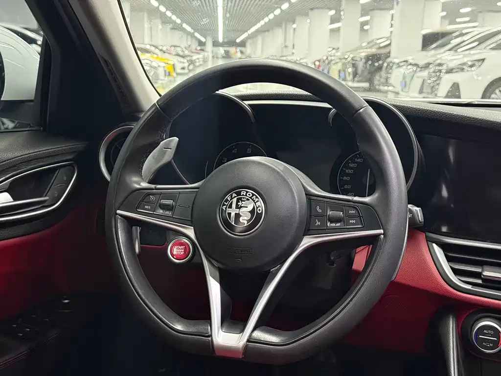 Giulia 2.0 T 280 HP Luxury
