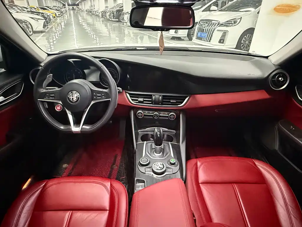 Giulia 2.0 T 280 HP Luxury