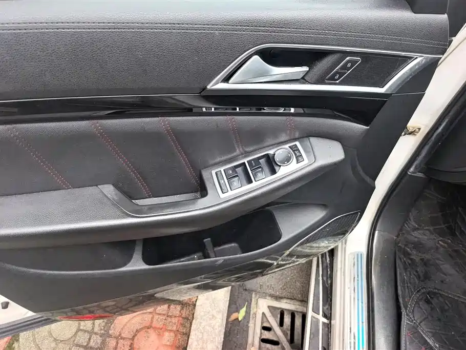 Leopaard CS10 1.5 T CVT Distinguished