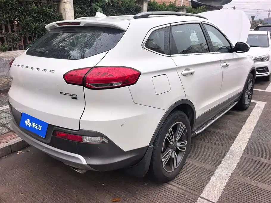 Leopaard CS10 1.5 T CVT Distinguished