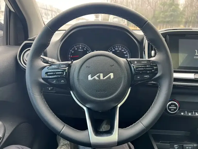 Kia Stonic 1.4 L CVT Fun Enjoyment Sunroof