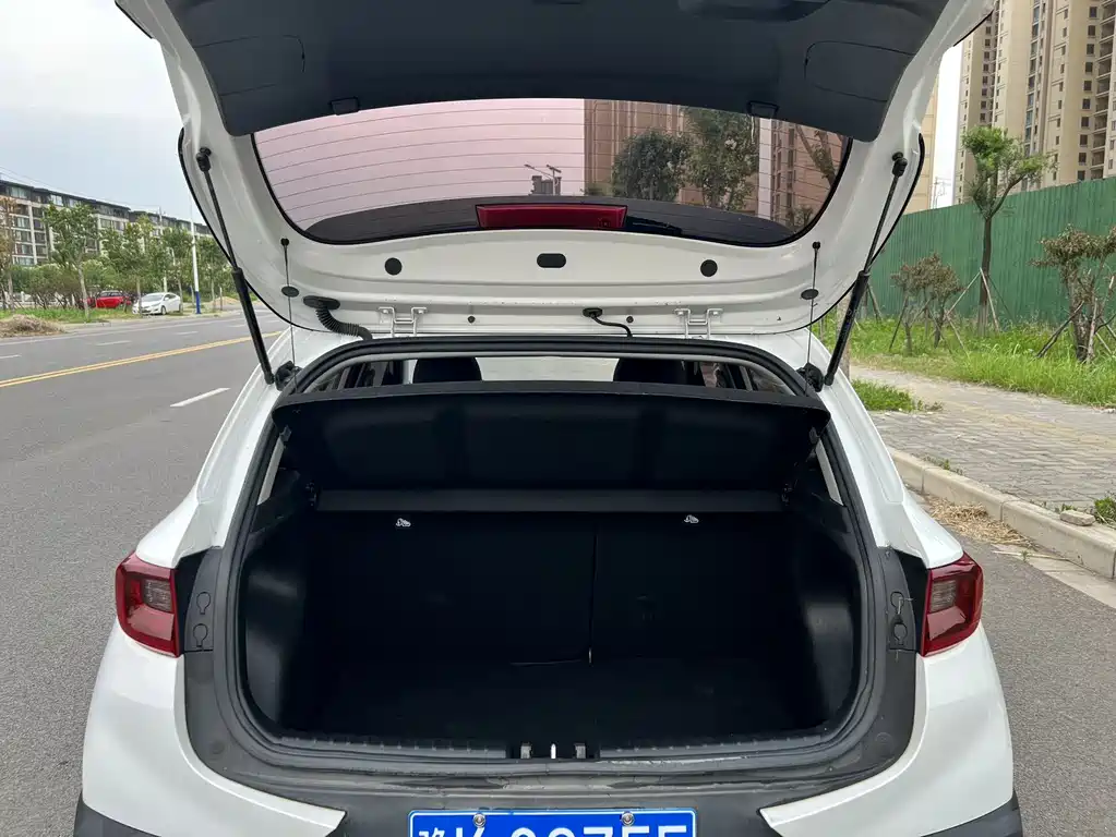 Stonic 1.4 L CVT Fun Enjoyment Sunroof